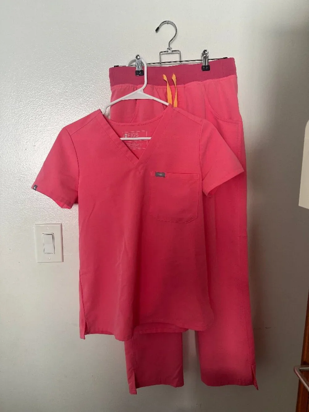 FIGS Scrub Set Neon Pink - Catarina Top & Kade Cargo Pants PO# 1603 - Size XS
